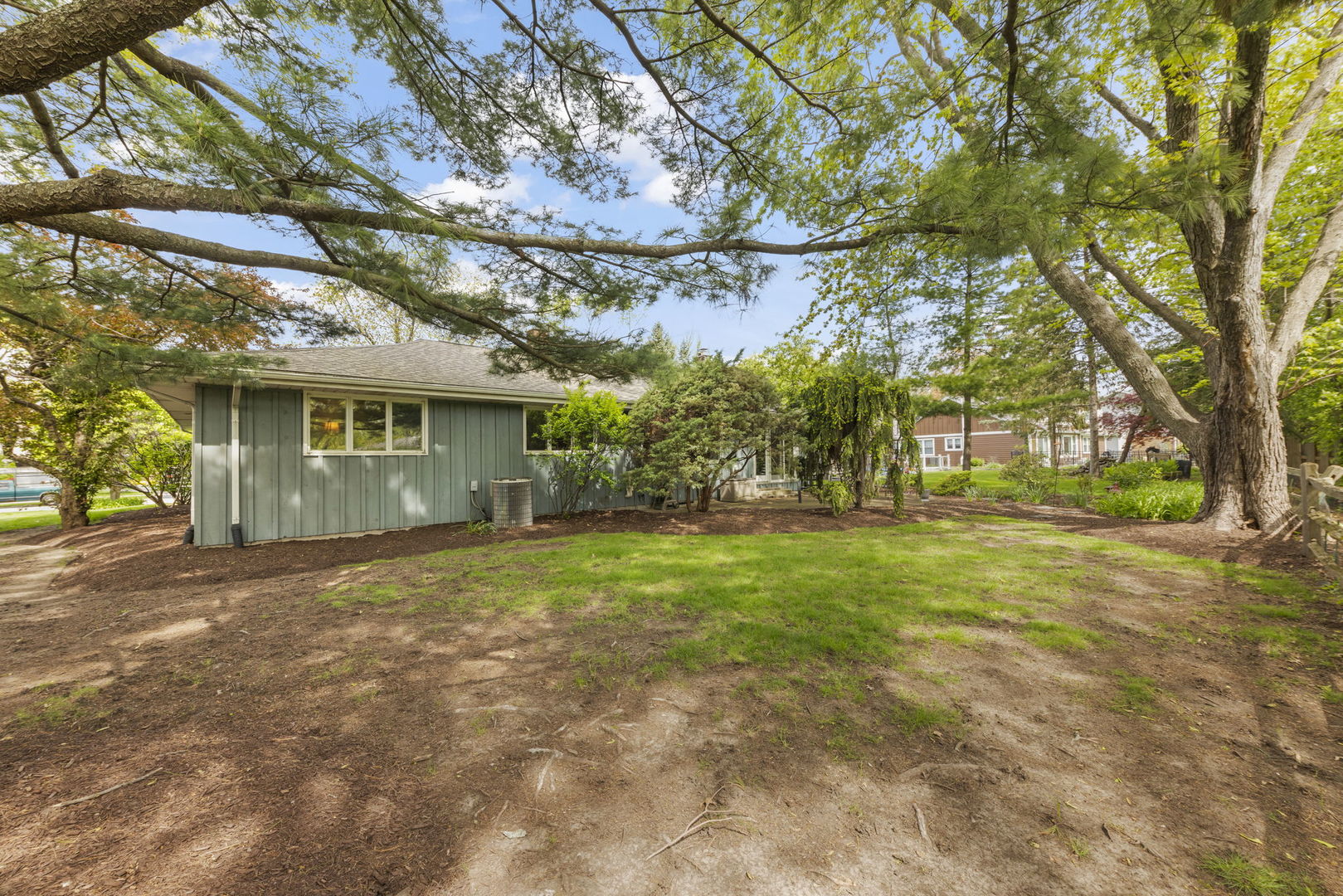 228 Pembroke Road Naperville, IL 60540 - Photo 32 of 41 Gallery Image 32