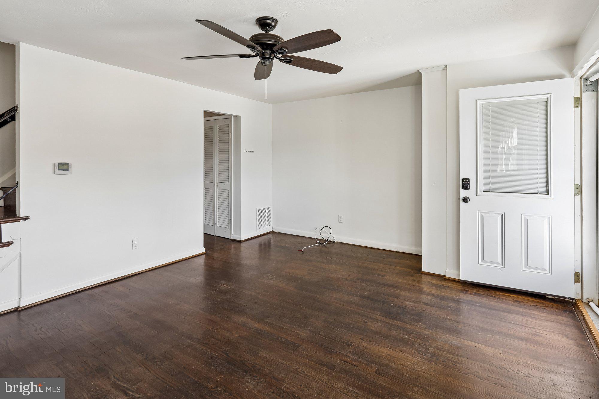 5405 Highridge Street Halethorpe, MD 21227 - Photo 7 of 30 Living Room