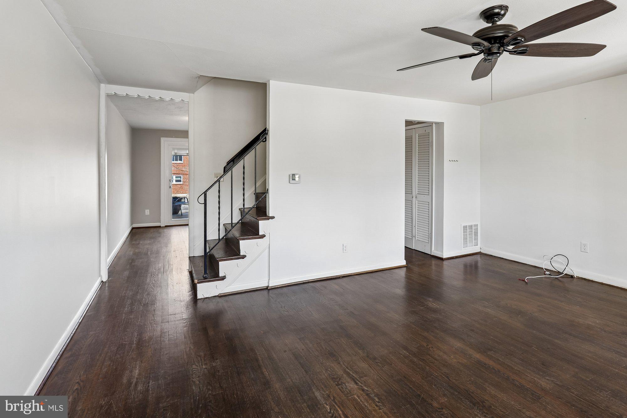 5405 Highridge Street Halethorpe, MD 21227 - Photo 8 of 30 Living Room