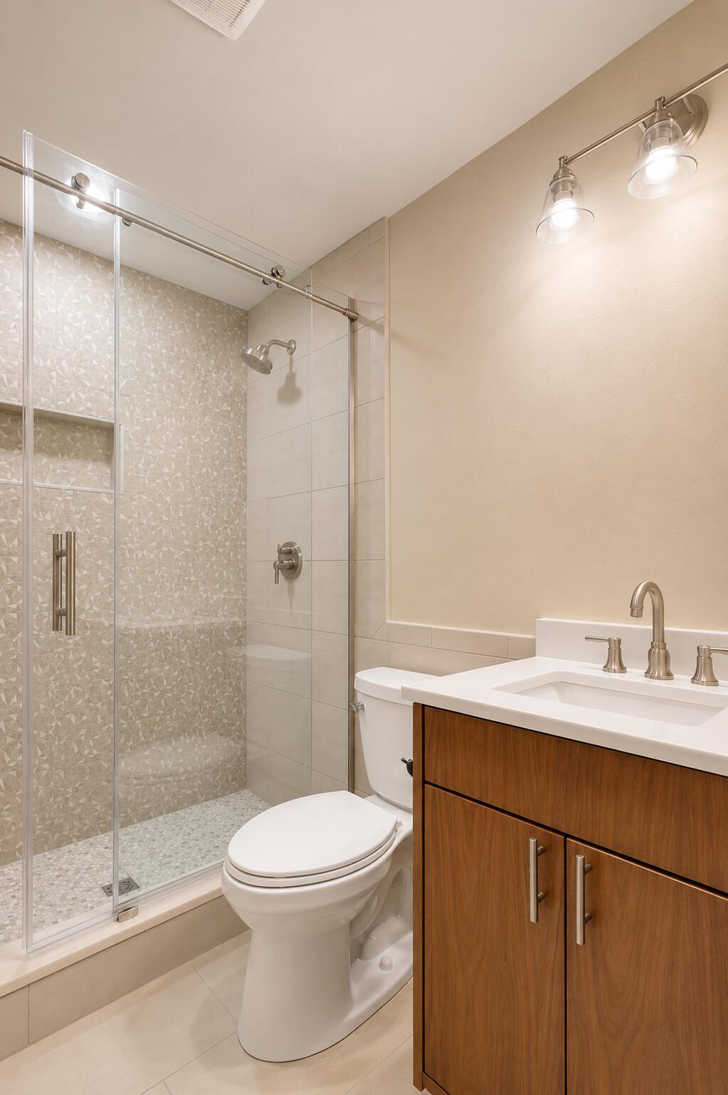 312 North Crest Road Chattanooga, TN 37404 - Photo 53 of 81 Common Bathoom