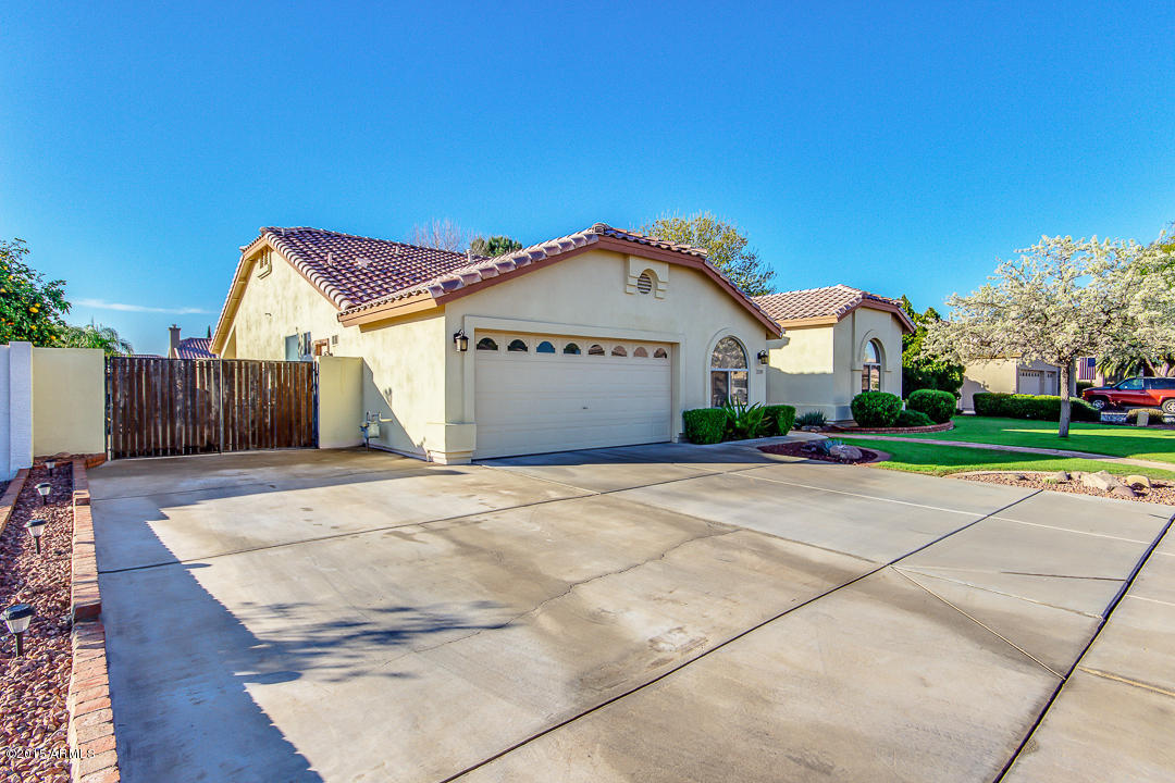 2289 East Victor Road Gilbert, AZ 85296 - Photo 3 of 43 Victor-3