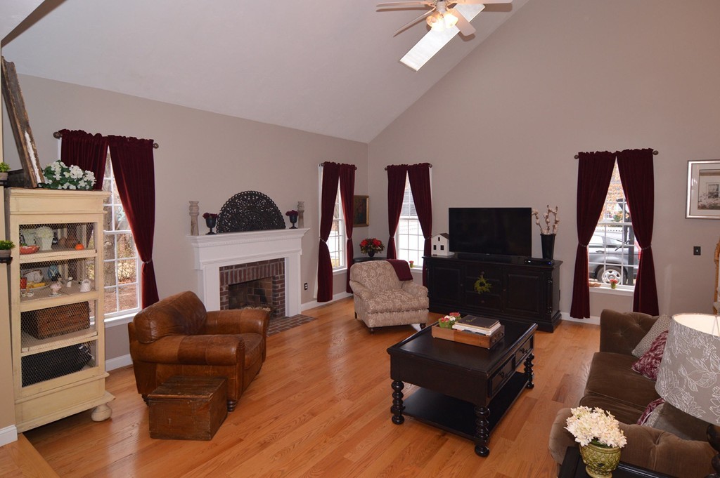 27 Plantation Road Mansfield, MA 02048 - Photo 7 of 30 Gallery Image 7