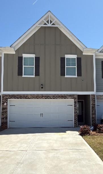 11692 Mendenhall Court Hampton, GA 30228 - Photo 1 of 1 a front view of a house