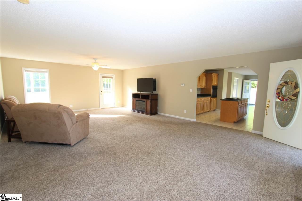 230 Oak Valley Road Spartanburg, SC 29302 - Photo 4 of 25 Gallery Image 4