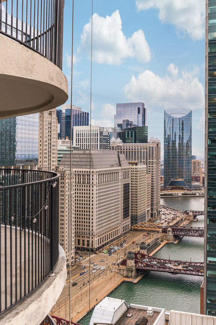 300 North State Street, Unit 3605 Chicago, IL 60654 - Photo 13 of 19