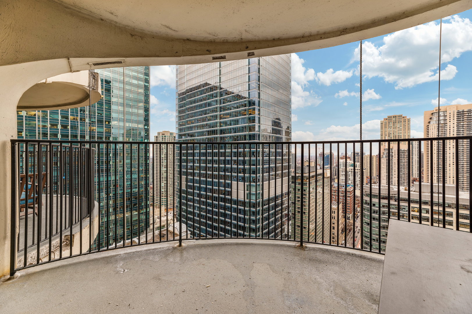 300 North State Street, Unit 3605 Chicago, IL 60654 - Photo 14 of 19