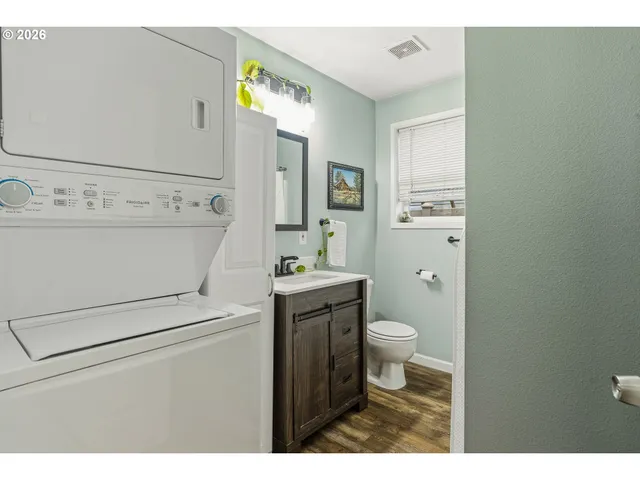 $450,000 | 11937 Northeast Holladay Street, Portland, OR 97220