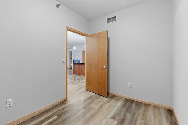 $309,900 | 1155 Ford Road, Unit 512, St. Louis Park, MN 55426