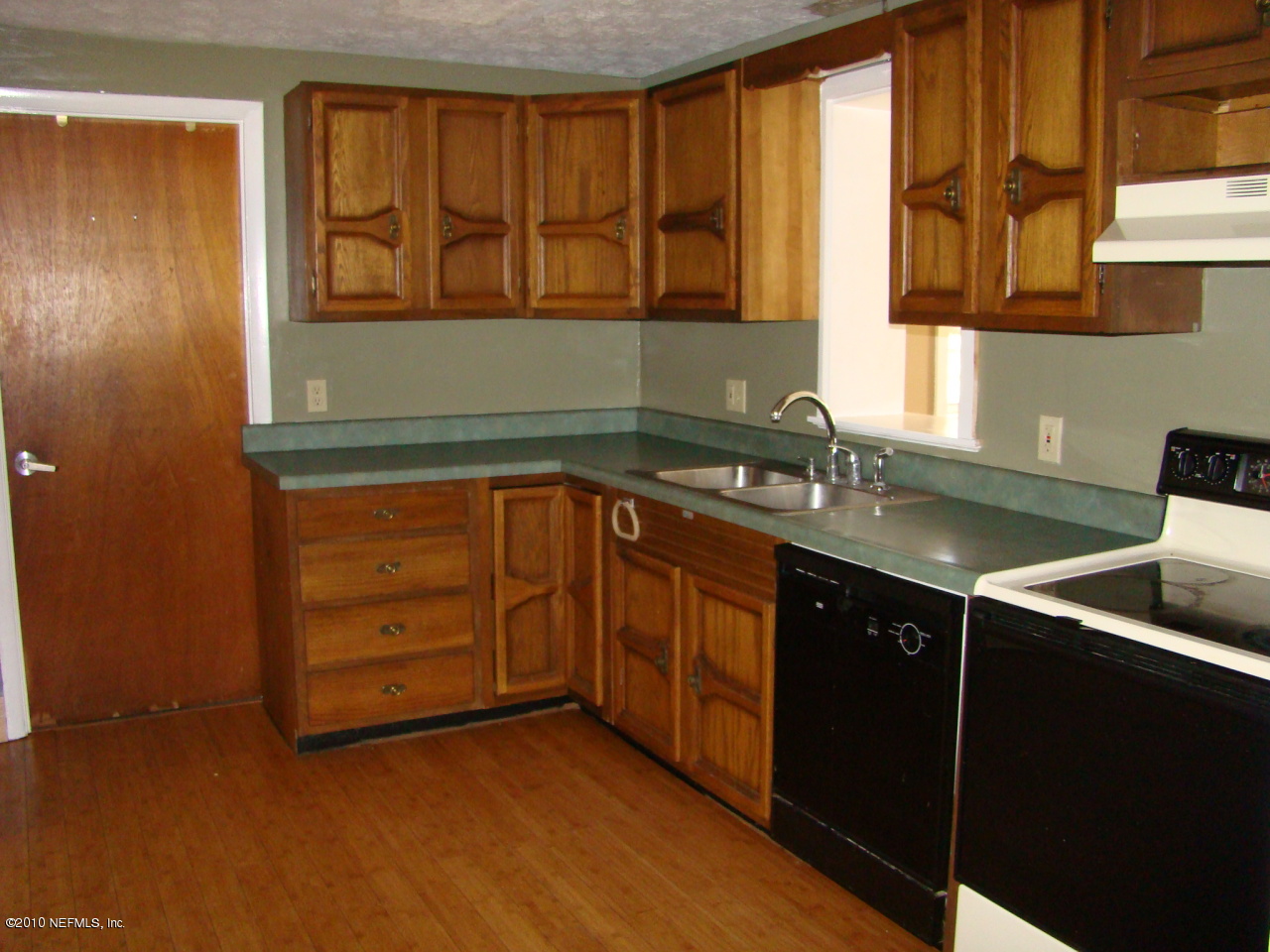 309 Noel Road Orange Park, FL 32073 - Photo 9 of 18 Kitchen