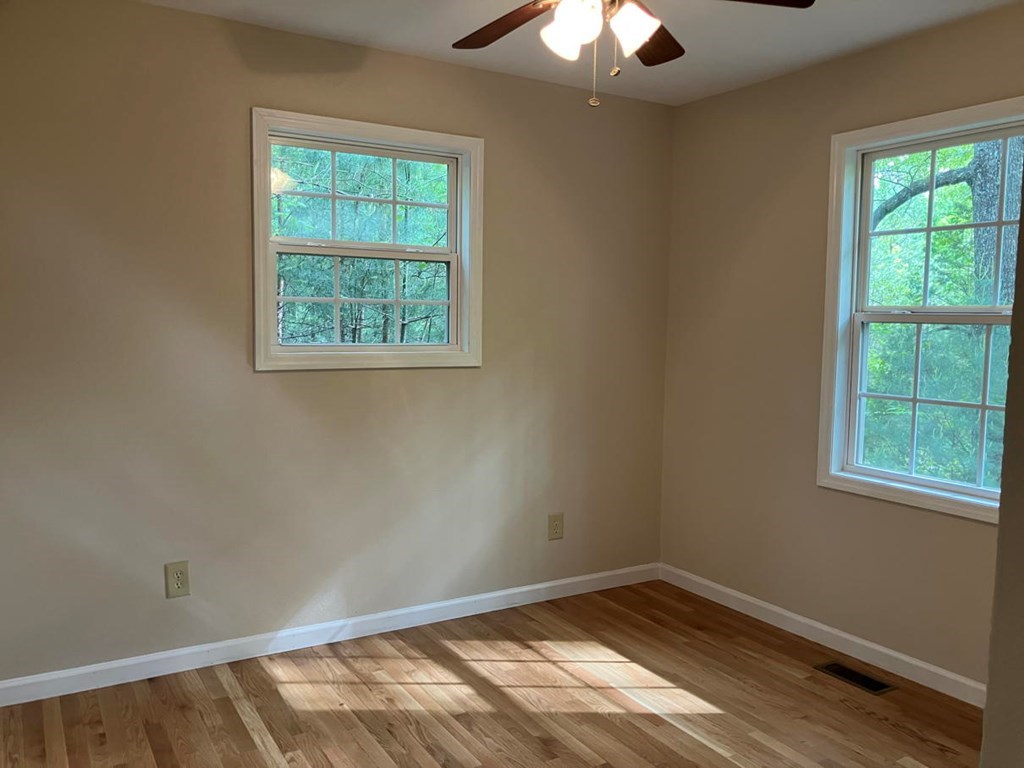 67 Brandys Way Murphy, NC 28906 - Photo 12 of 14 an empty room with a window