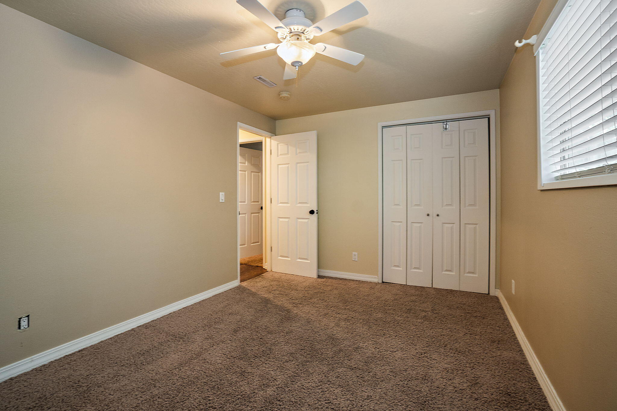 918 Reddy Avenue Medford, OR 97504 - Photo 15 of 23