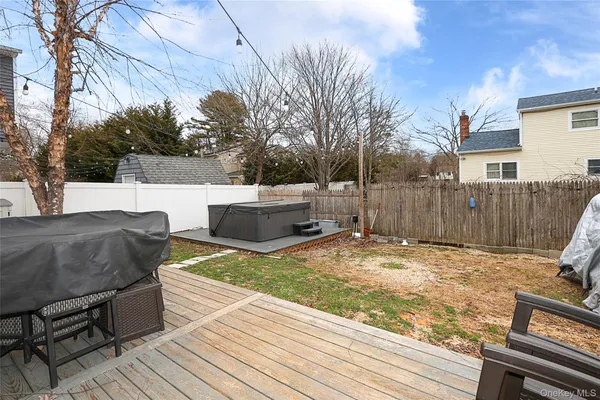 $549,999 | 129 Norwalk Avenue, Unit A, Medford, NY 11763