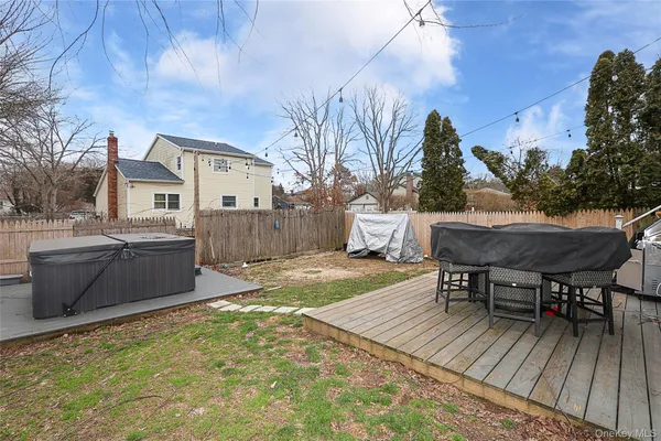 $549,999 | 129 Norwalk Avenue, Unit A, Medford, NY 11763