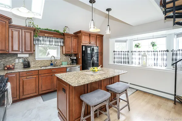 $549,999 | 129 Norwalk Avenue, Unit A, Medford, NY 11763
