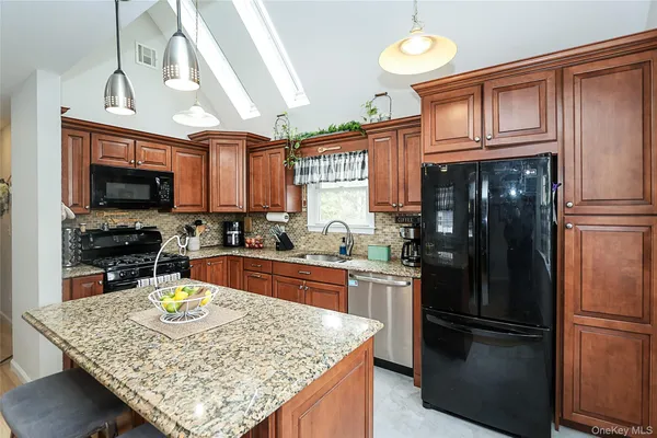 $549,999 | 129 Norwalk Avenue, Unit A, Medford, NY 11763