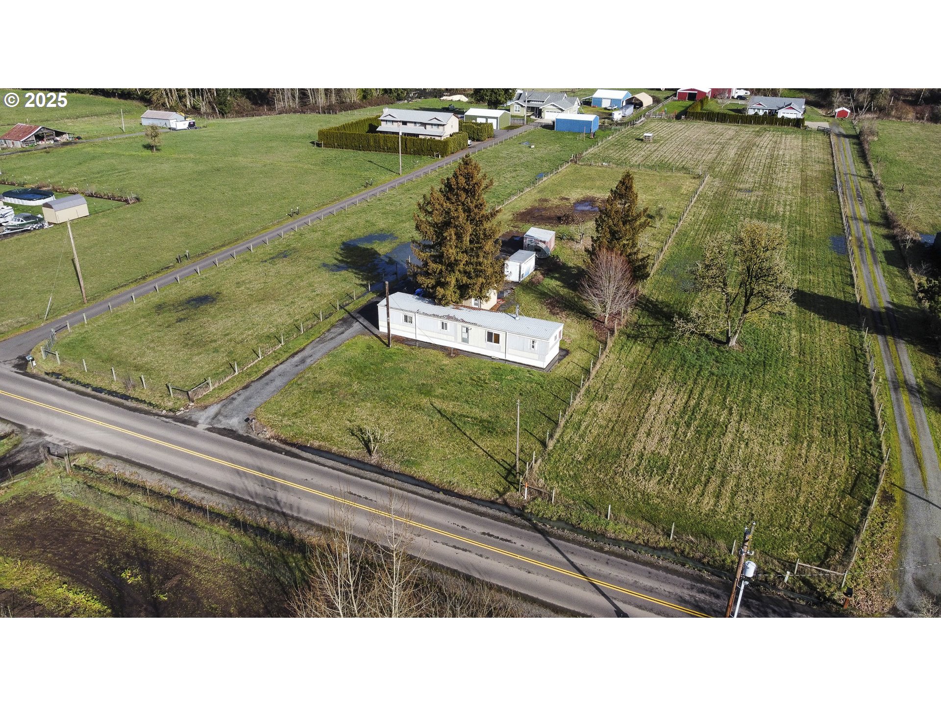 11623 Feller Road Northeast Hubbard, OR 97032 - Photo 7 of 19 Gallery Image 7