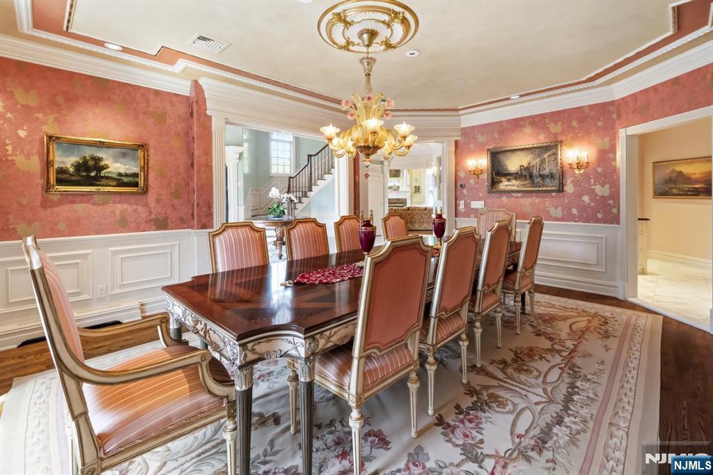 27 Roberts Road Englewood Cliffs, NJ 07632 - Photo 10 of 44