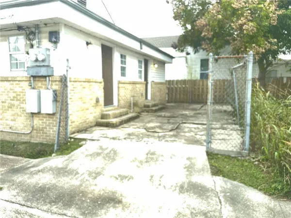 $1,150 | 530 Tupelo Street, New Orleans, LA 70117