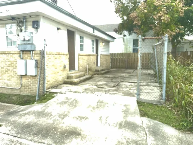 $1,150 | 530 Tupelo Street, New Orleans, LA 70117