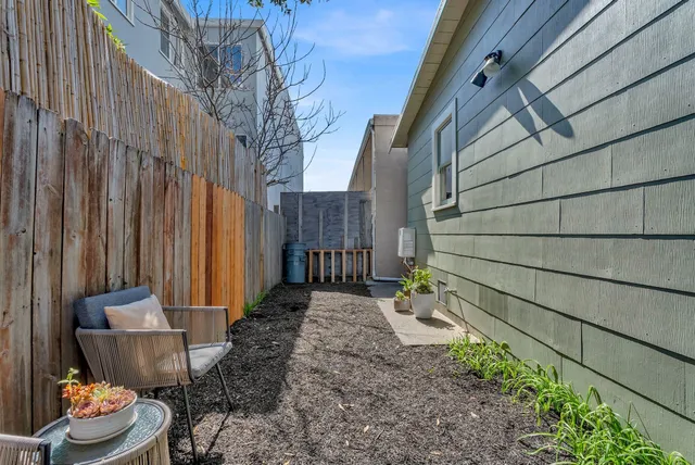 $919,000 | 5914 Martin Luther King Jr Way, Oakland, CA 94609
