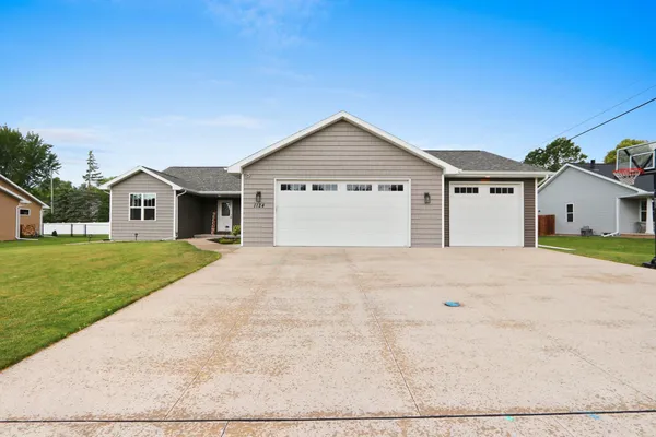 $455,000 | 1124 Harold Drive, Menasha, WI 54952