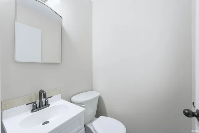 $249,900 | 2535 Hoevelwood Drive, Fort Wayne, IN 46806