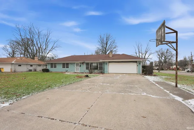 $249,900 | 2535 Hoevelwood Drive, Fort Wayne, IN 46806