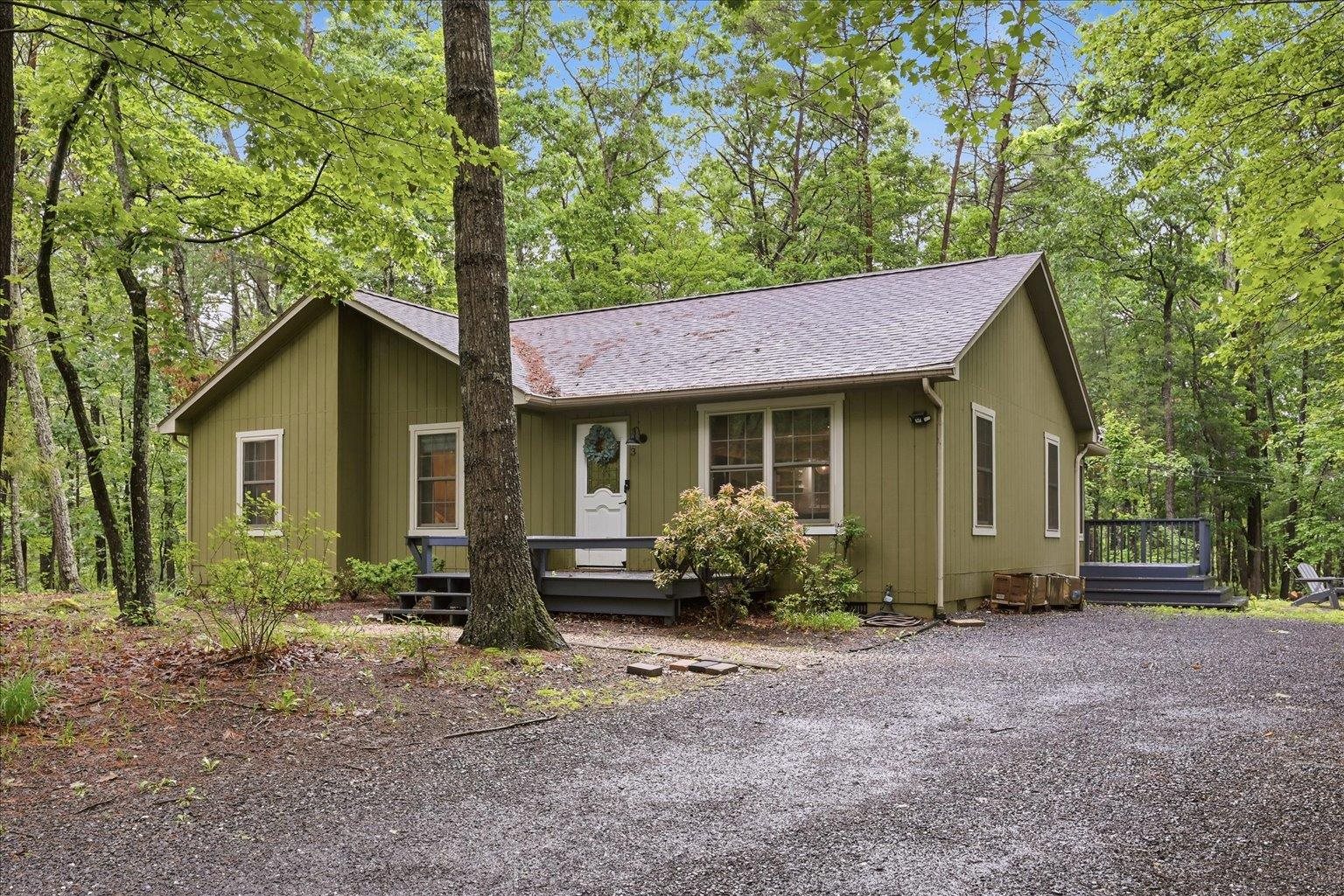 323 Palmer Road Basye, VA 22810 - Photo 4 of 49