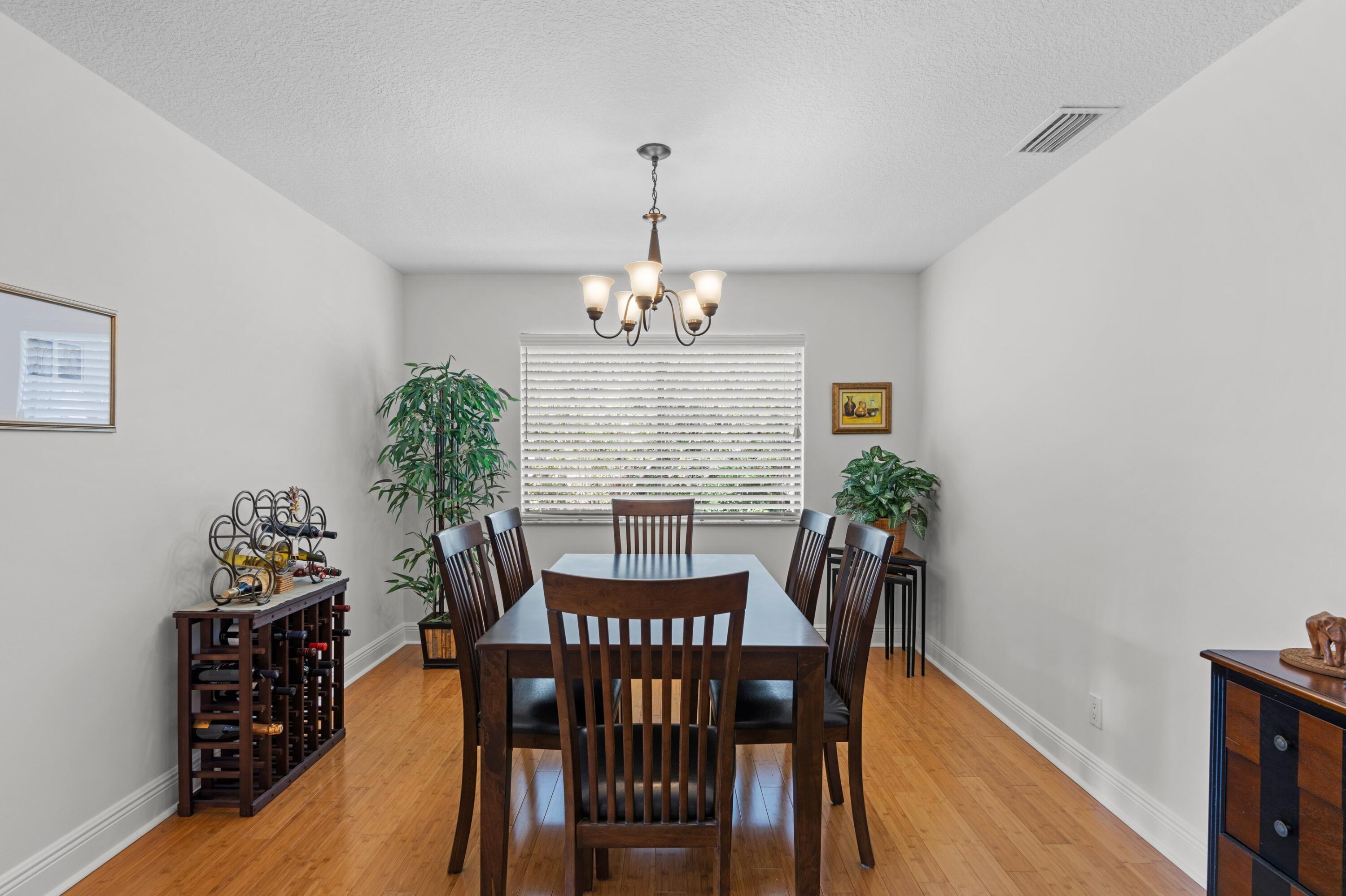5631 Coach House Circle, Unit H Boca Raton, FL 33486 - Photo 5 of 29 Dining Room