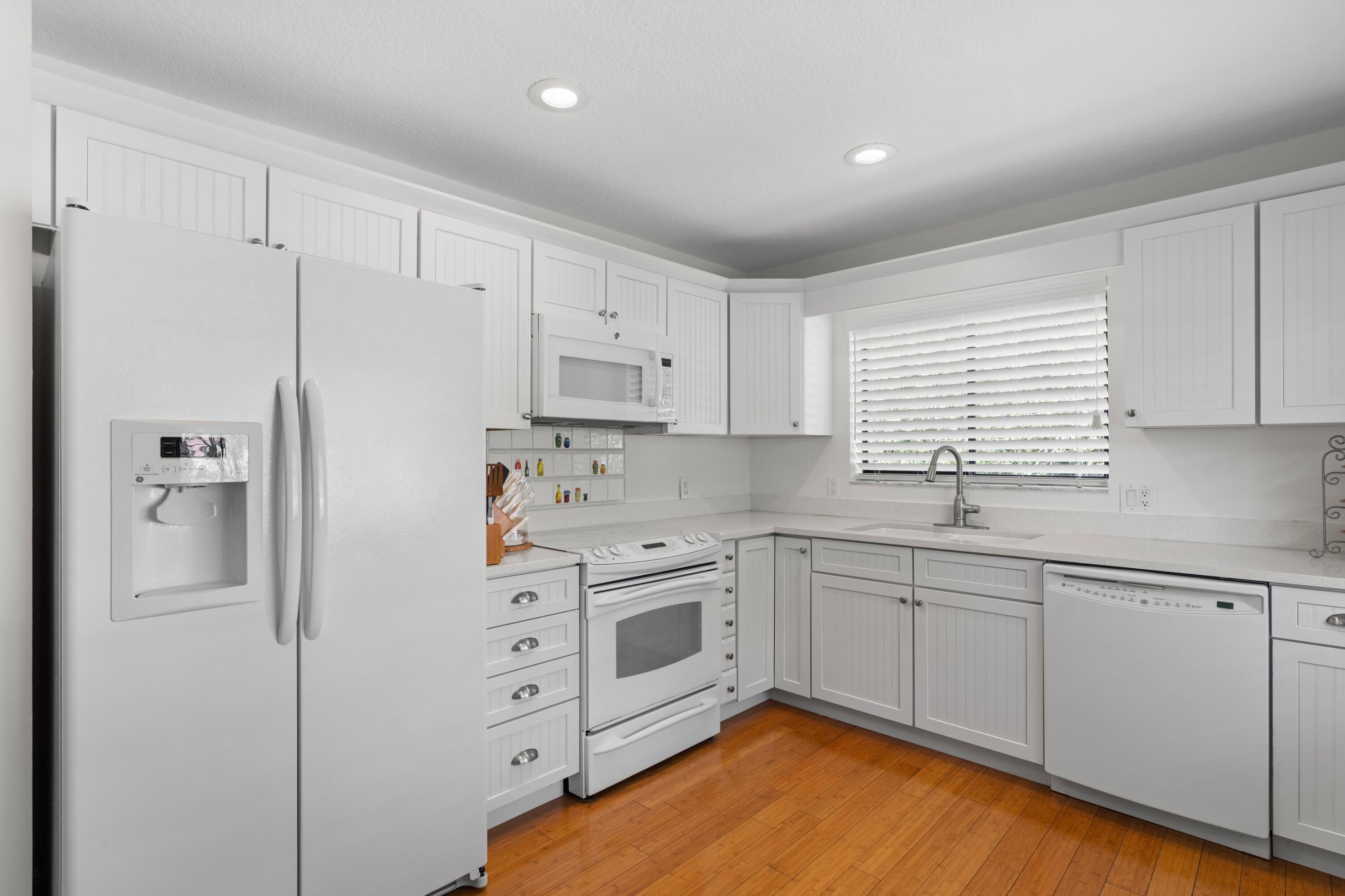 5631 Coach House Circle, Unit H Boca Raton, FL 33486 - Photo 7 of 29 Kitchen