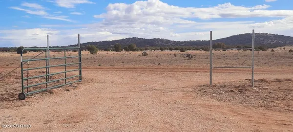 $265,000 | Xxxx West Xxxx W Old Limestone Lane, Seligman, AZ 86337