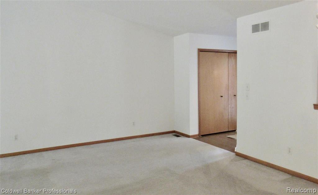 22320 River Ridge Trail Farmington Hills, MI 48335 - Photo 11 of 42