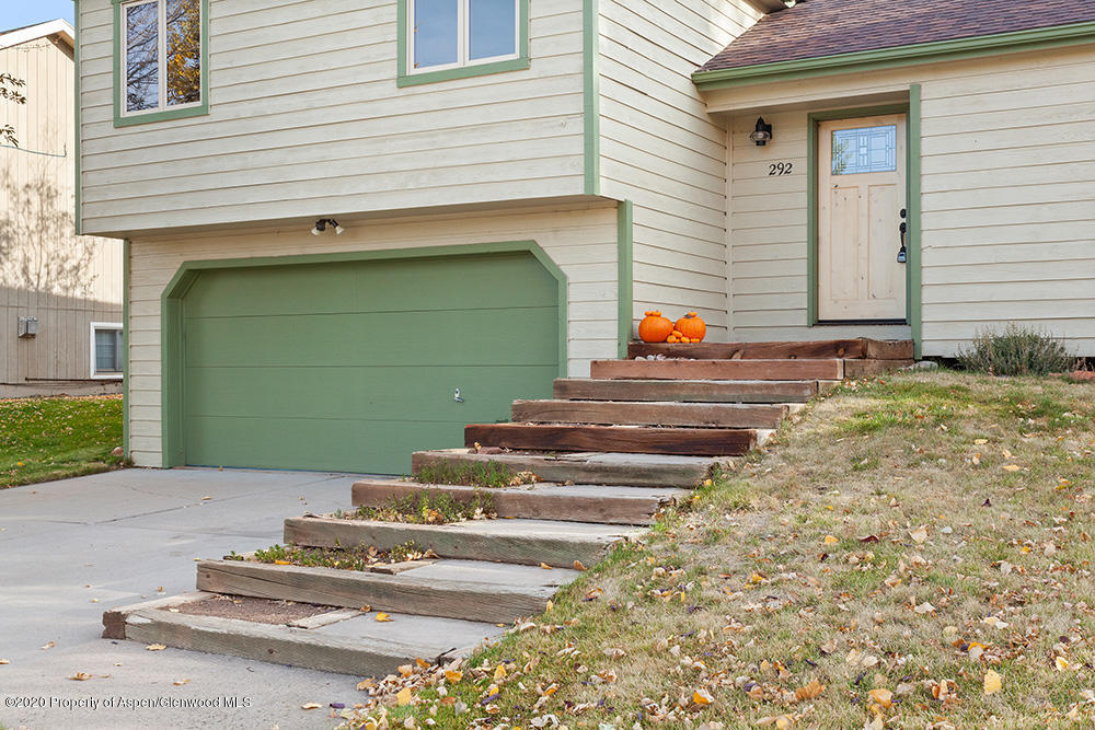 292 Rabbit Road Carbondale, CO 81623 - Photo 2 of 27 292RabbitRoad_DASH_10152020006