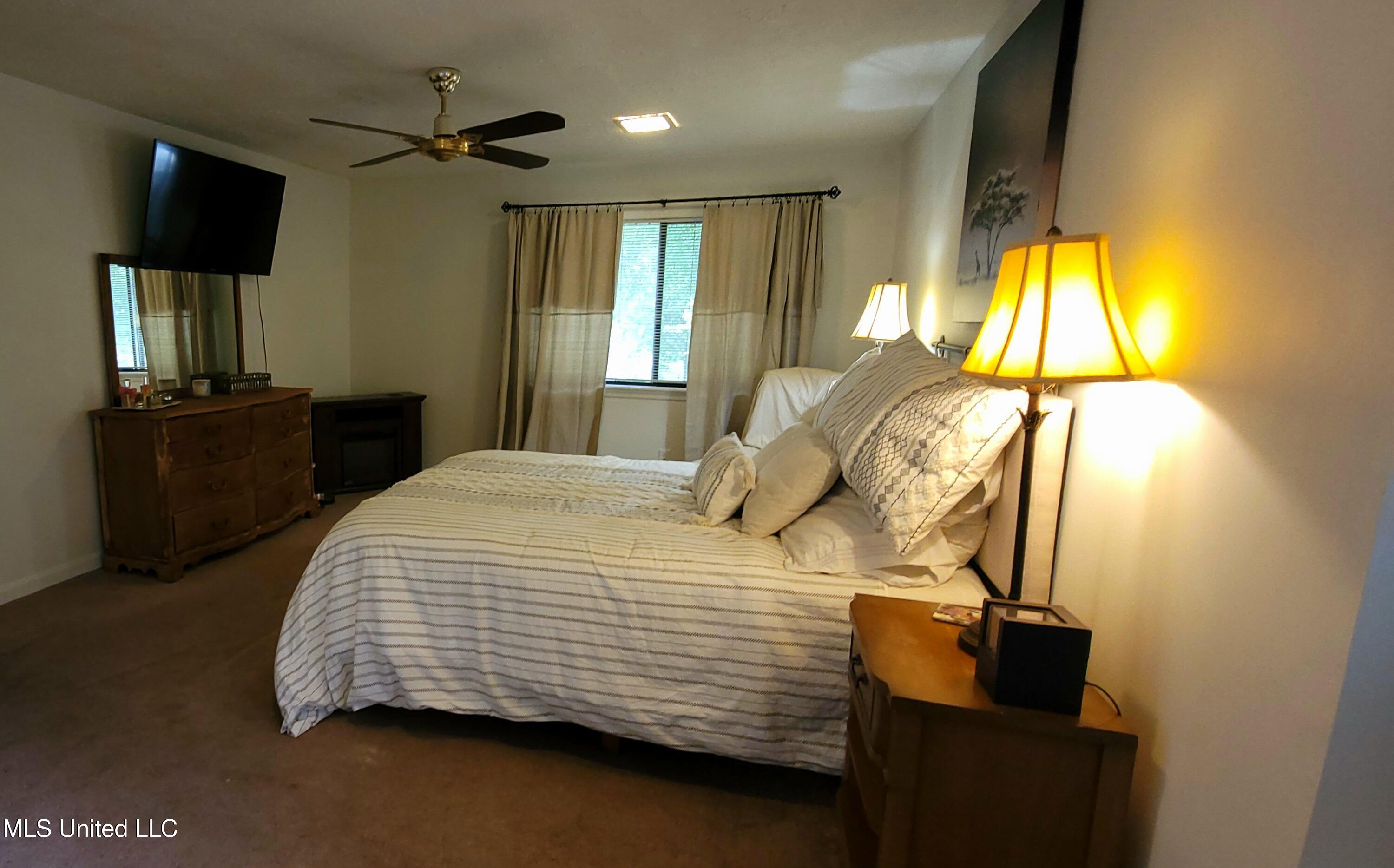 415 St Augustine Drive Madison, MS 39110 - Photo 26 of 52 Master brdroom