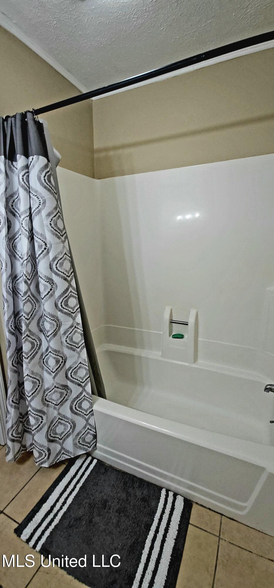 415 St Augustine Drive Madison, MS 39110 - Photo 39 of 52 Guest 3 private bathroom