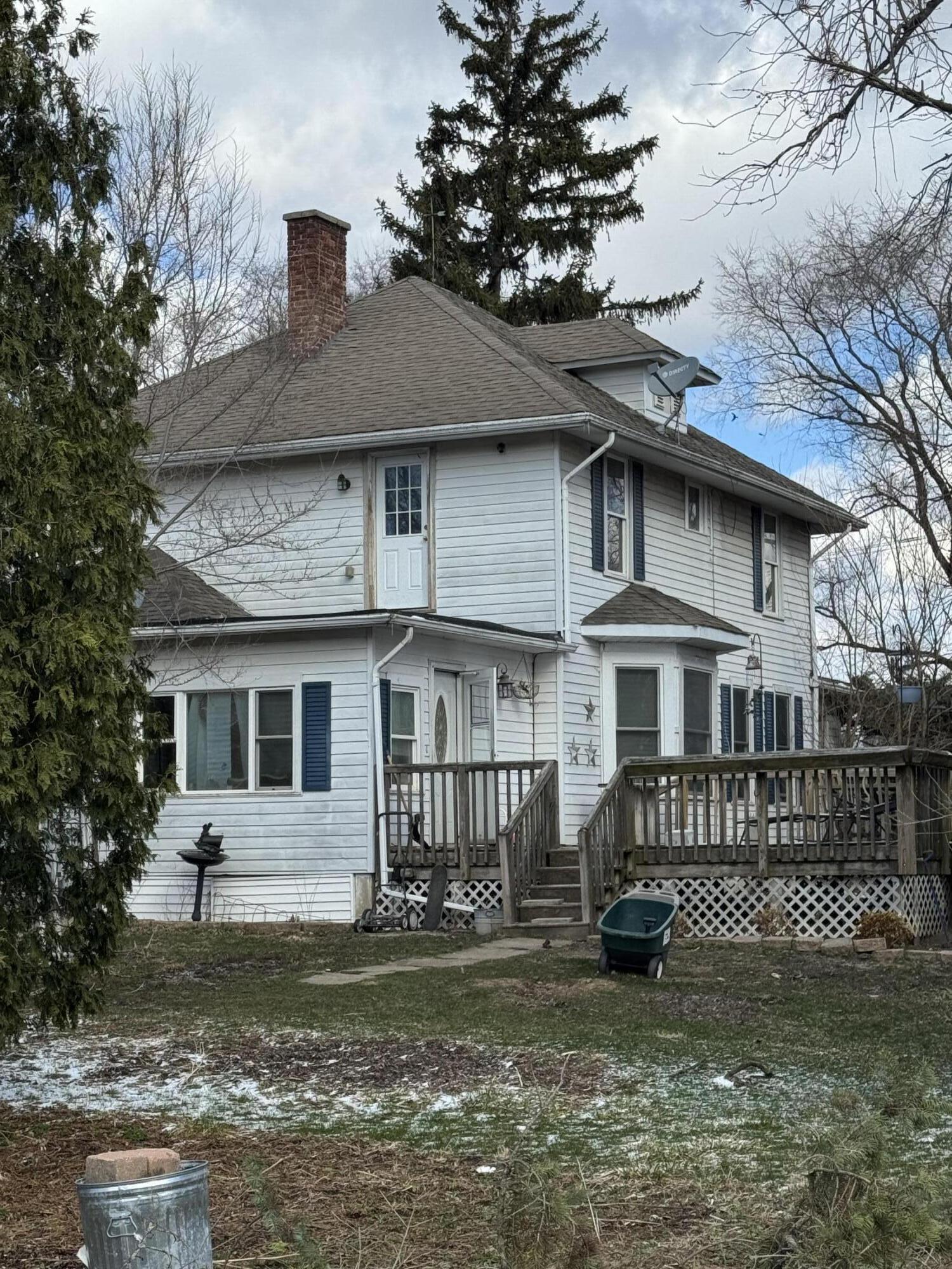 2911 East 109th Avenue Crown Point, IN 46307 - Photo 3 of 6 a front view of a house with a yard