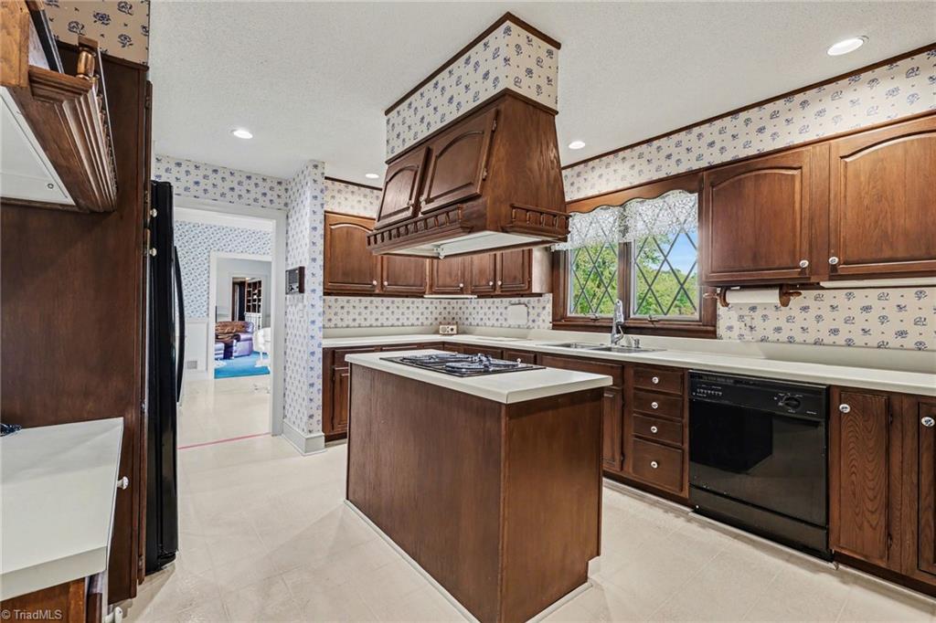 315 Dorado Drive High Point, NC 27265 - Photo 15 of 36