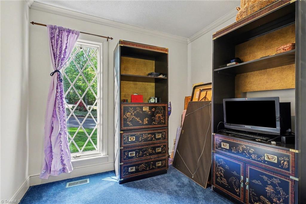 315 Dorado Drive High Point, NC 27265 - Photo 23 of 36