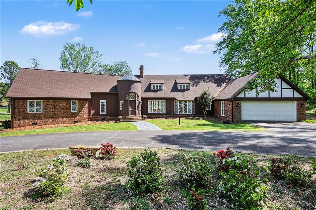 315 Dorado Drive High Point, NC 27265 - Photo 4 of 36