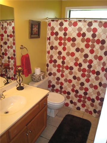 436 Calista Road White House, TN 37188 - Photo 13 of 16 Full bath off hallway
