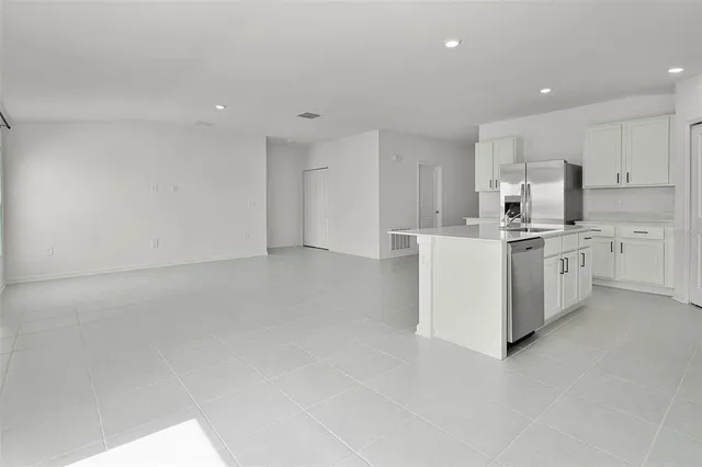 $2,050 | 2110 Lasso Loop, Eagle Lake, FL 33839