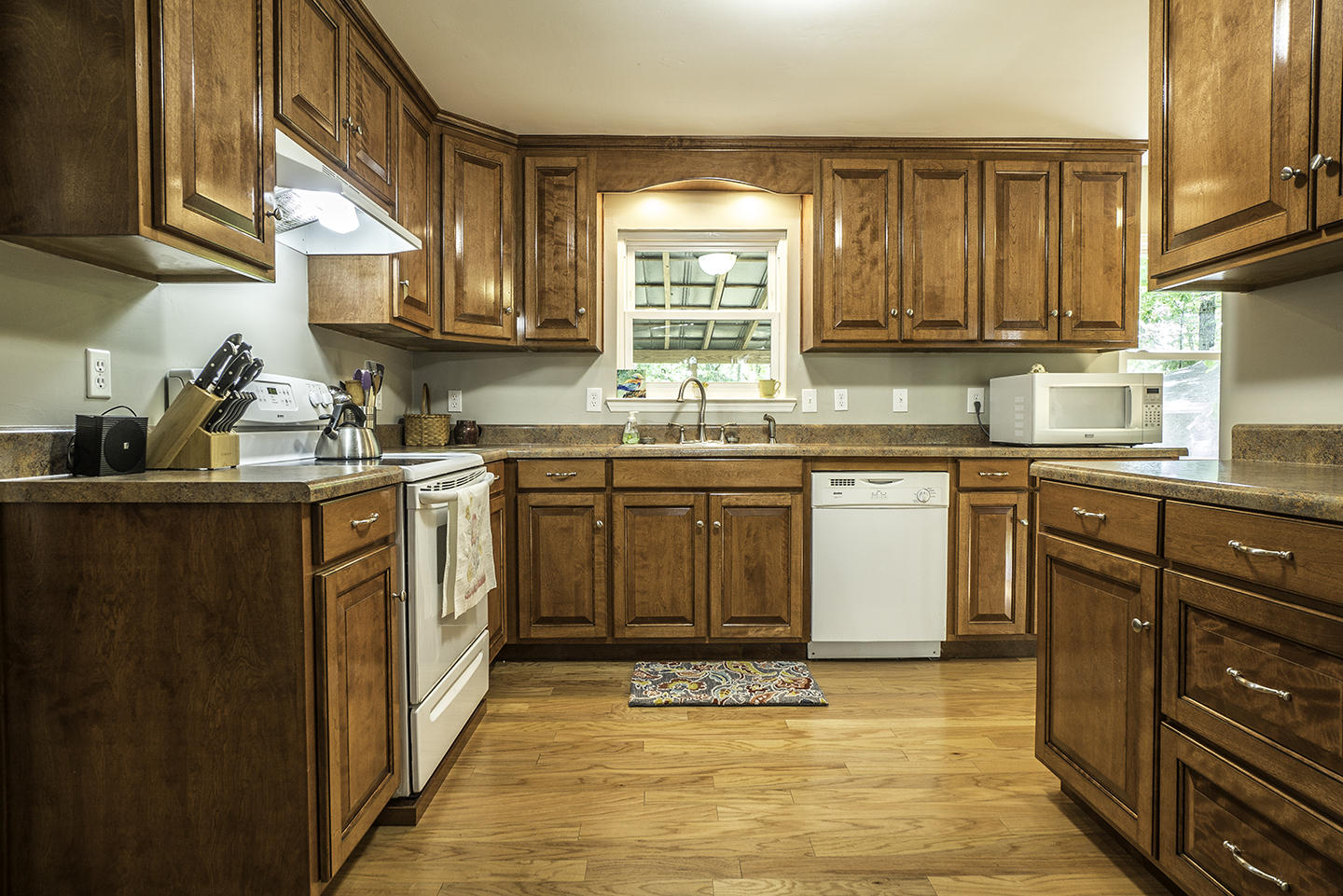 6910 Igou Ferry Road Harrison, TN 37341 - Photo 21 of 48 Kitchen 3