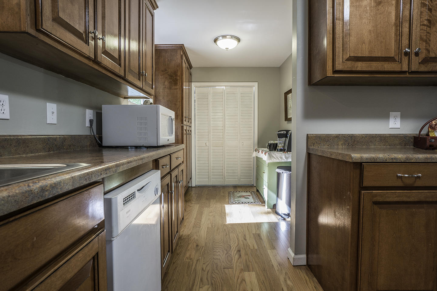 6910 Igou Ferry Road Harrison, TN 37341 - Photo 25 of 48 Kitchen View of Laundry Room Doors