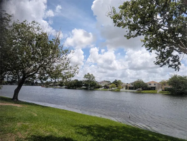 $2,500 | 1061 Northwest 122nd Terrace, Pembroke Pines, FL 33026
