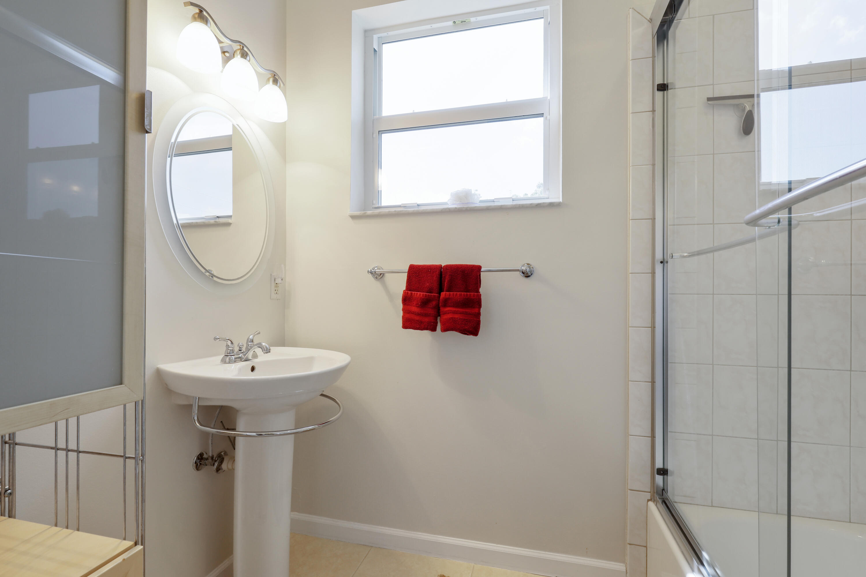 4210 Northeast 5th Avenue Boca Raton, FL 33431 - Photo 15 of 18 4210 NE 5th Ave (Bath #2)