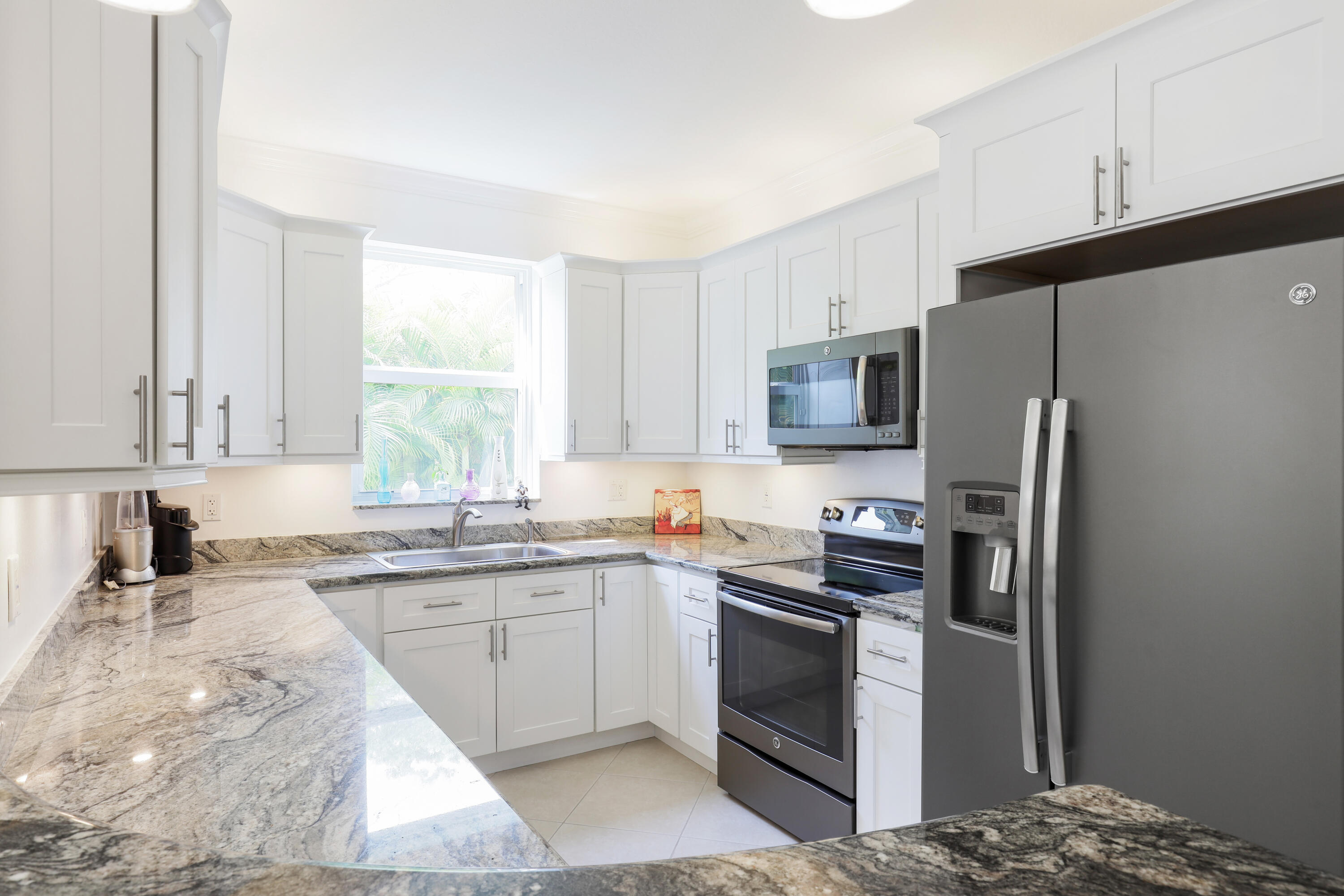 4210 Northeast 5th Avenue Boca Raton, FL 33431 - Photo 7 of 18 4210 NE 5th Ave (Kitchen2)