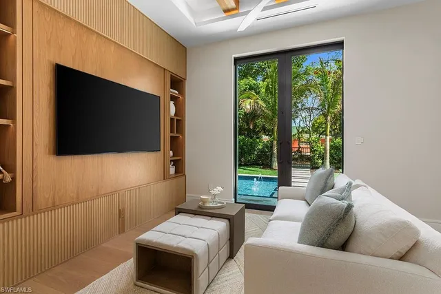 $8,200,000 | 777 Broad Court South, Naples, FL 34102