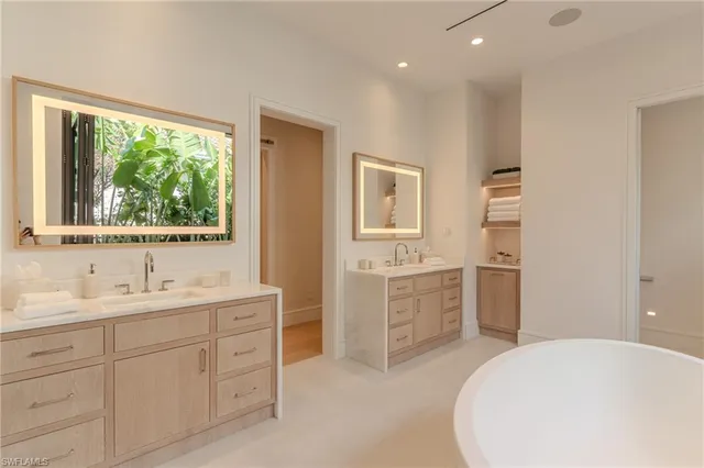 $8,200,000 | 777 Broad Court South, Naples, FL 34102