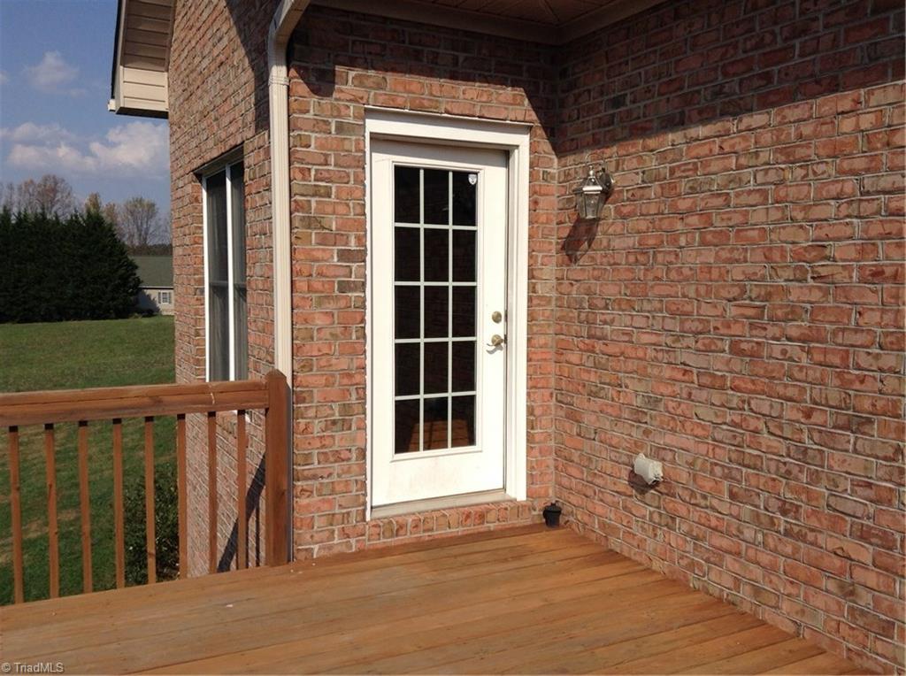 155 Circle Ridge Dobson, NC 27017 - Photo 22 of 30 Deck off of breakfast nook