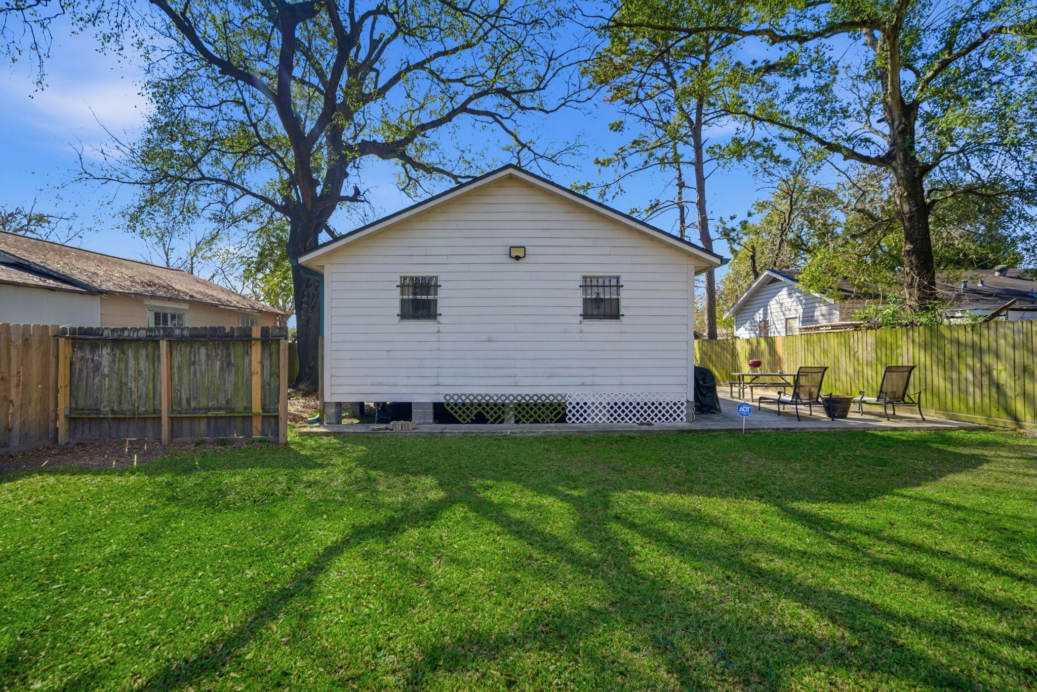 5109 Fitch Street Houston, TX 77016 - Photo 17 of 22 a front view of house with yard and green space